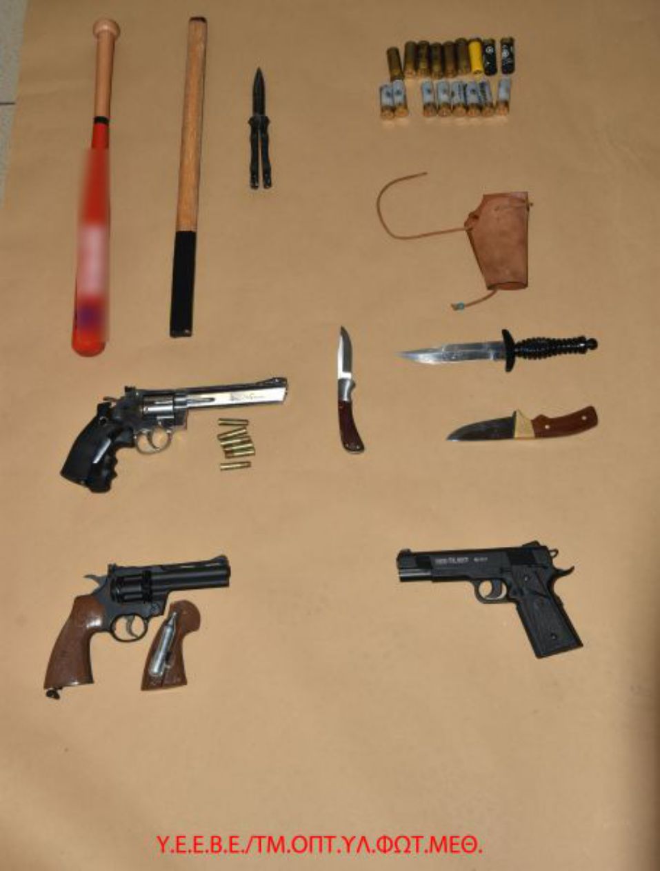 Επεισόδια στη Σταυρούπολη: Όπλα, μαχαίρια και ρόπαλα στα σπίτια των συλληφθέντων-1