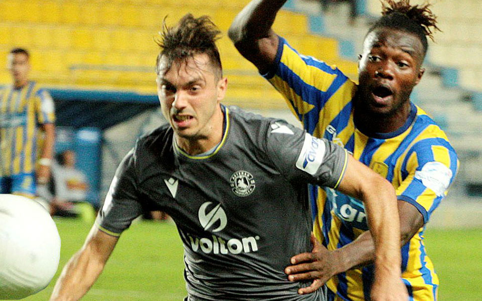 σούπερ-λιγκ-1-στη-σέντρα-με-αγκάθια-561484489