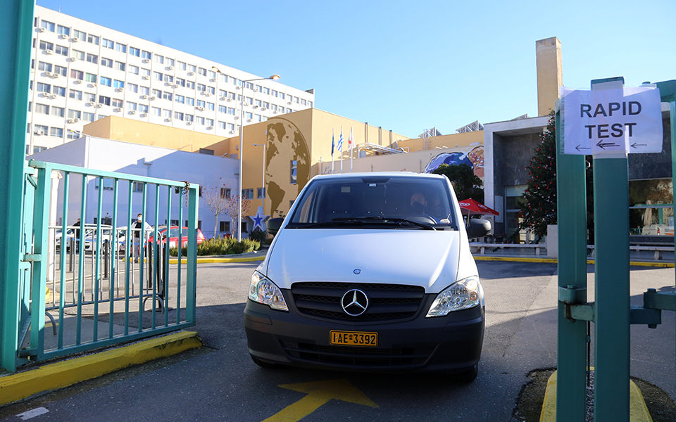 αχεπα-δεν-υπάρχουν-εμβολιασμένοι-υγ-561490717