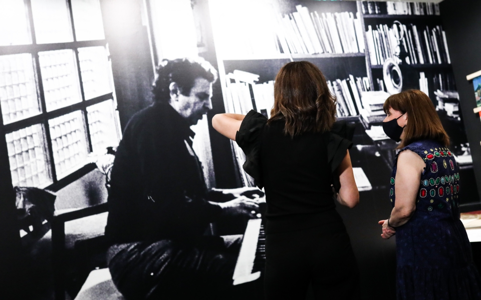 σακελλαροπούλου-ο-μίκης-θεοδωράκης-υ-561483280