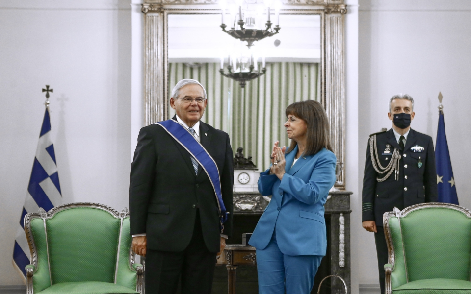 ευχαριστήρια-επιστολή-μενέντεζ-στην-561488995