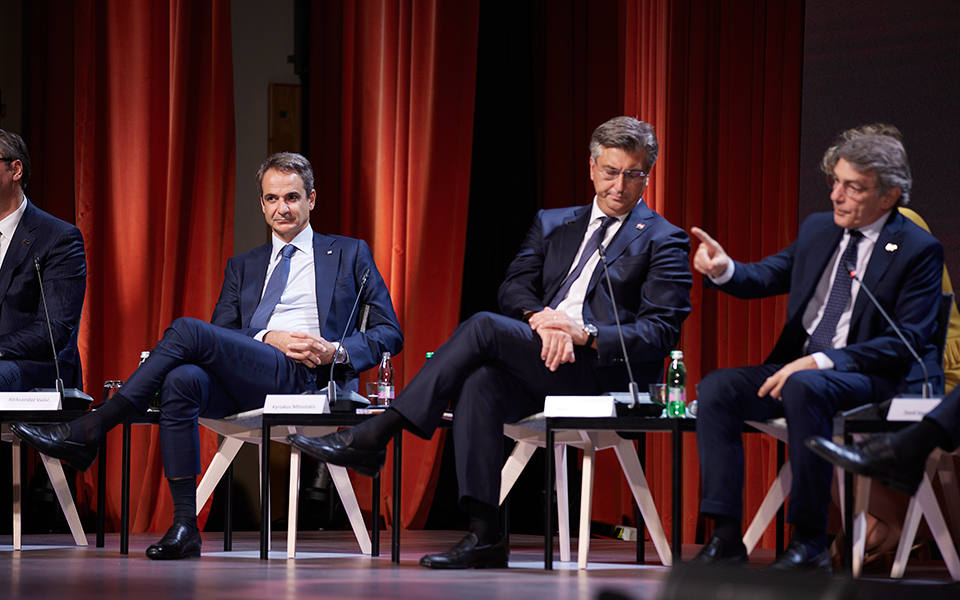 διαφωνία-μητσοτάκη-με-σασόλι-για-το-πρ-561482389