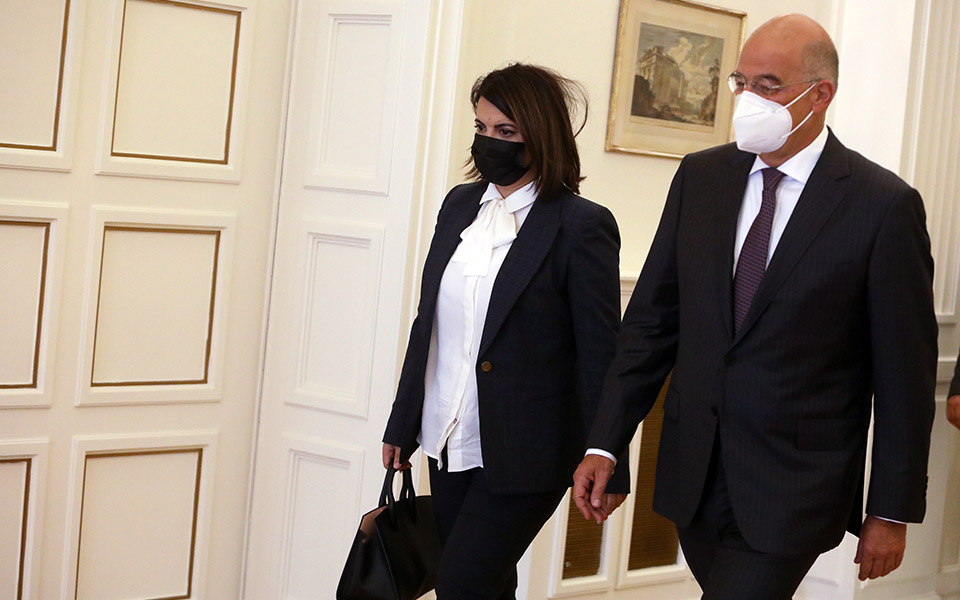 δένδιας-σε-λίβυα-υπεξ-να-απομακρυνθού-561488398