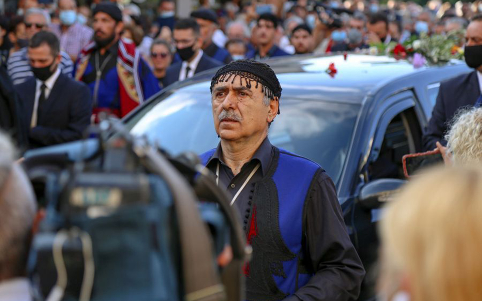 Μίκης Θεοδωράκης: Η Κρήτη αποχαιρετά τον σπουδαίο μουσικοσυνθέτη – Σε λαϊκό προσκύνημα στα Χανιά η σορός-6