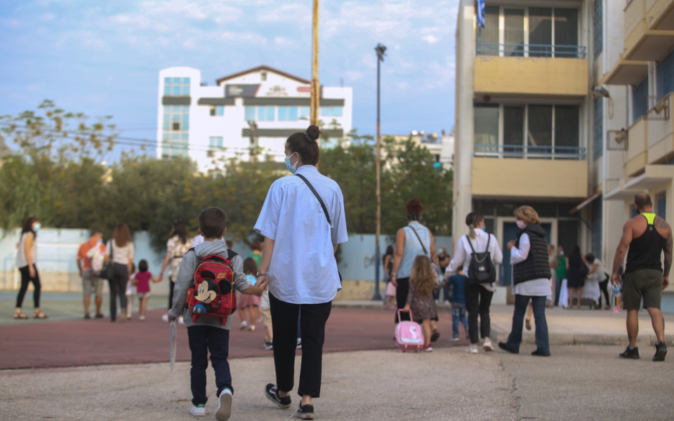 Με τον καθιερωμένο αγιασμό άρχισε η νέα σχολική χρονιά (φωτογραφίες)-2