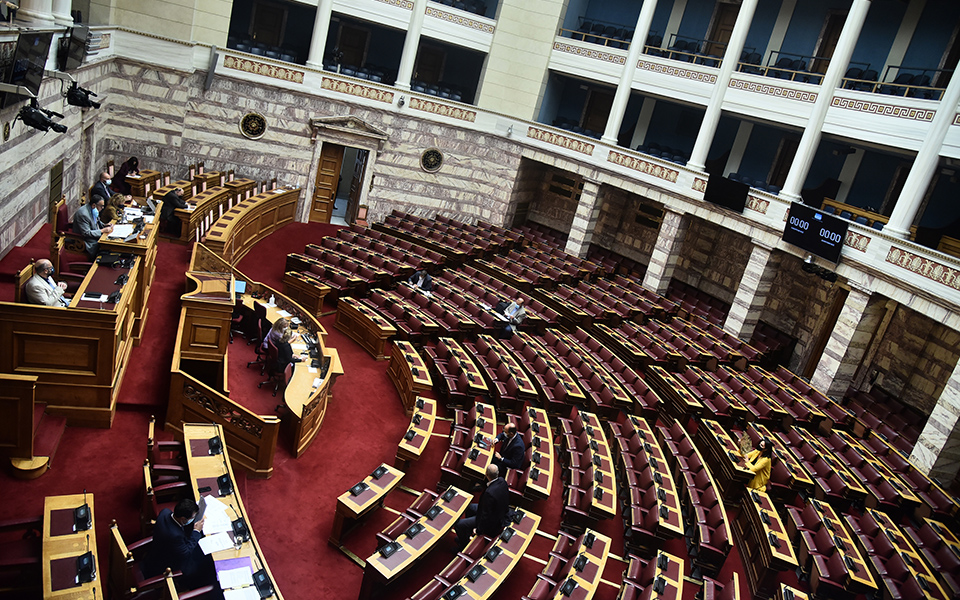 νομοσχέδιο-για-ζώα-συντροφιάς-με-τις-ψ-561497122