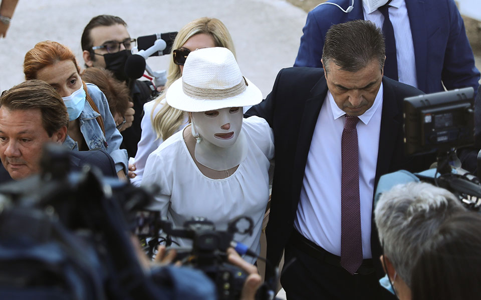 επίθεση-με-βιτριόλι-απούσα-η-κατηγορο-561499162