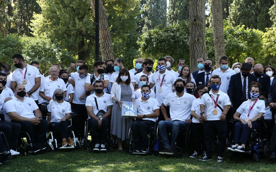 κ-σακελλαροπούλου-δέχθηκε-αθλητές-κα-561505654