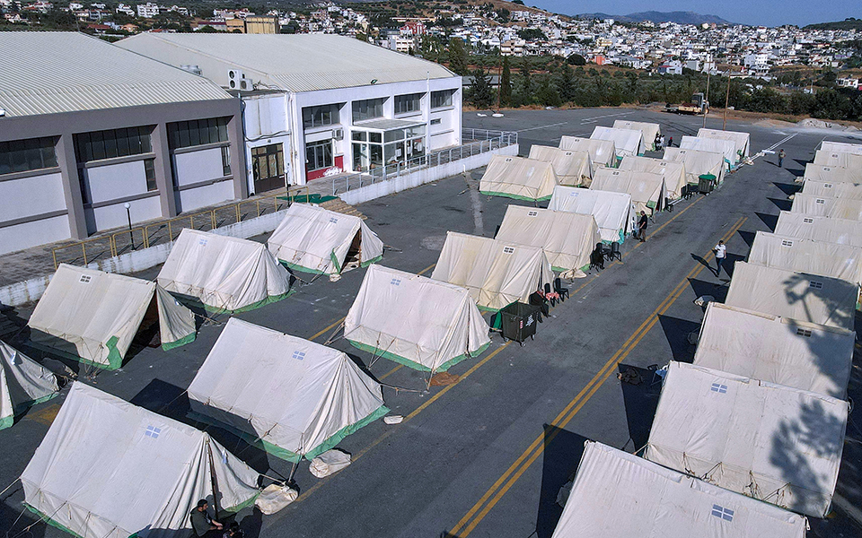 seismos-stin-kriti-archisan-oi-aytopsies-apo-michanikoys-sto-arkalochori0