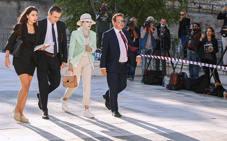 επίθεση-με-βιτριόλι-συγκλονίζουν-οι-κ-561519445