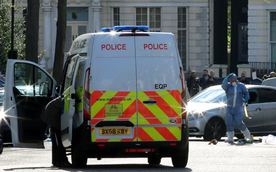 ουκρανία-πυρά-κατά-αυτοκινήτου-που-με-561508093