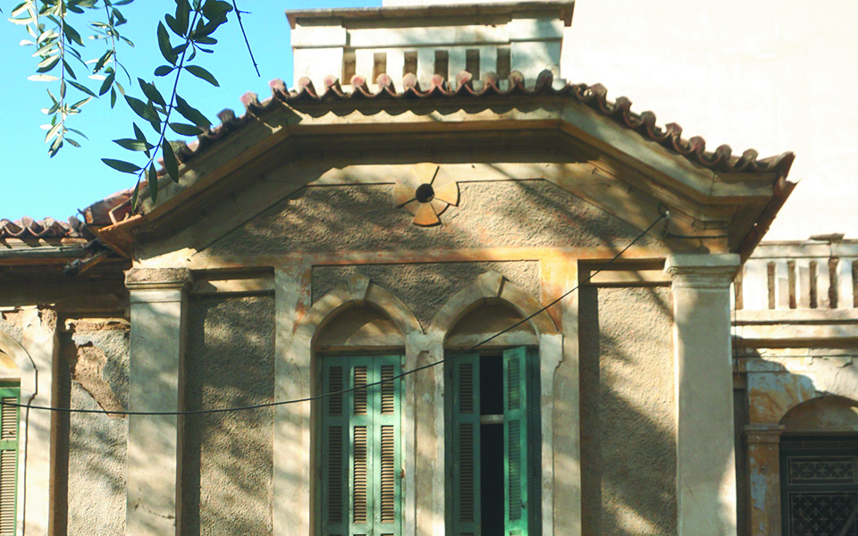 στις-τζιτζιφιές-με-μόνο-το-γόητρο-της-561485518