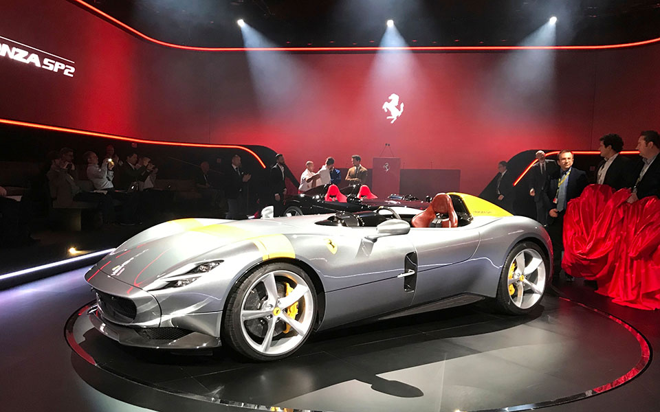 ιταλική-ομπρέλα-προστασίας-σε-ferrari-και-l-561489445