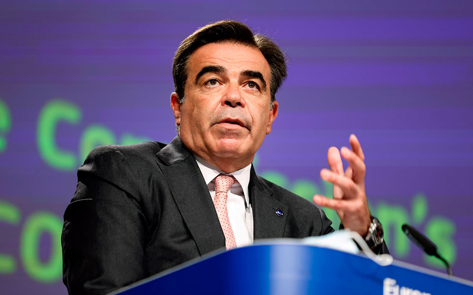 μ-σχοινάς-βήμα-προς-την-αμυντική-ένωση-561517870