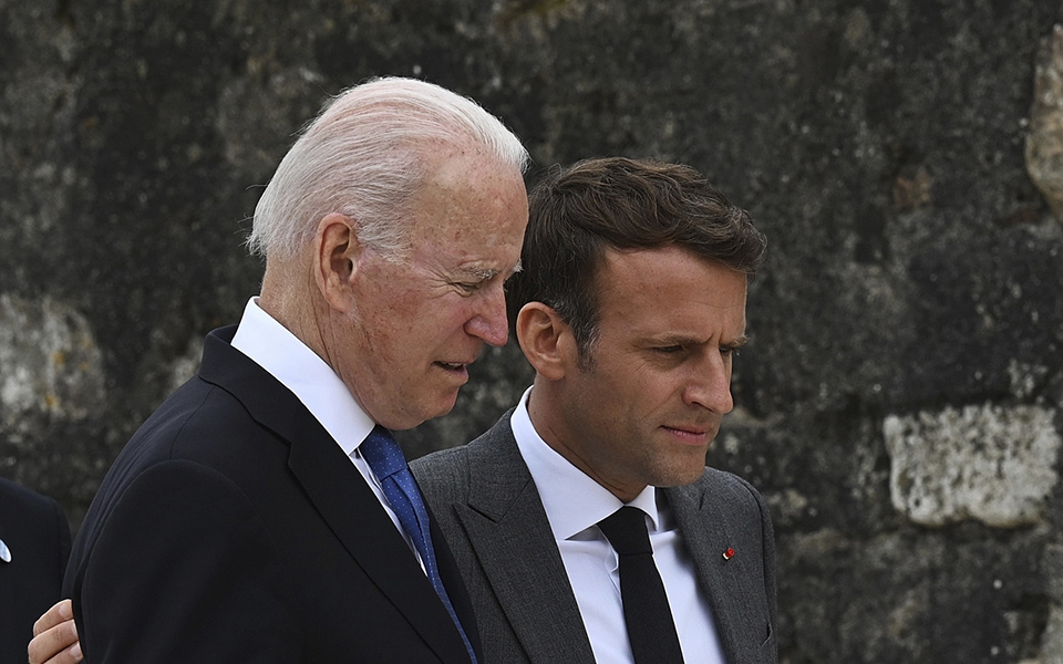 μακρόν-μπάιντεν-συμφώνησαν-ότι-η-κρίσ-561508966