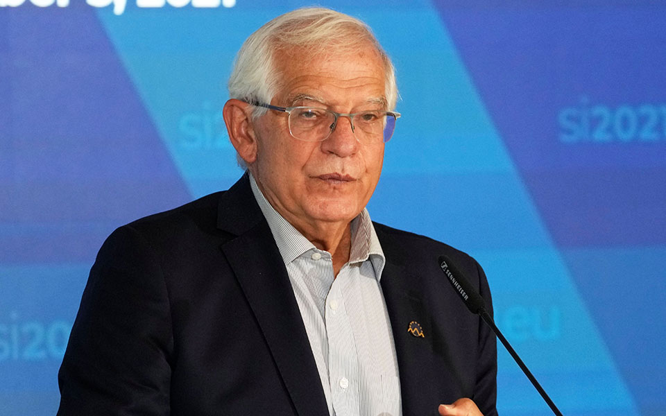 ε-ε-επαφές-υπό-αυστηρούς-όρους-με-τους-561486046