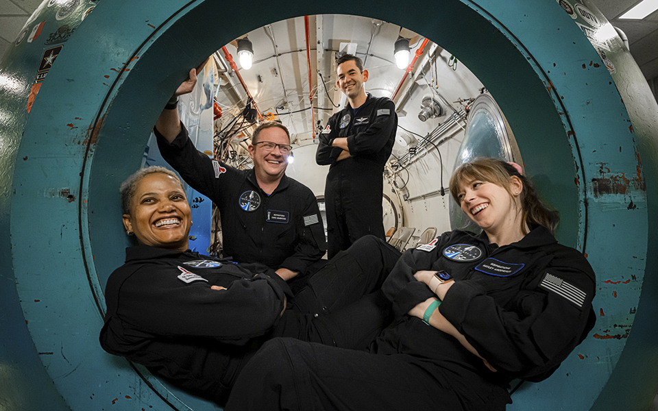 SpaceX: Ποιοι είναι οι τέσσερις «τουρίστες» του διαστήματος-4