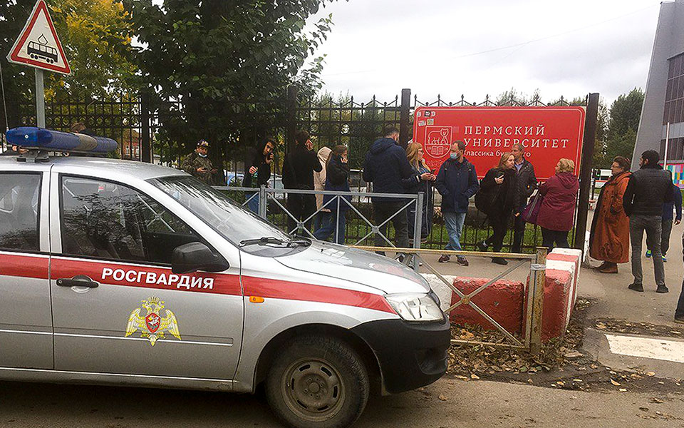 Ρωσία: Οκτώ νεκροί από τους πυροβολισμούς σε πανεπιστήμιο στη Σιβηρία-1