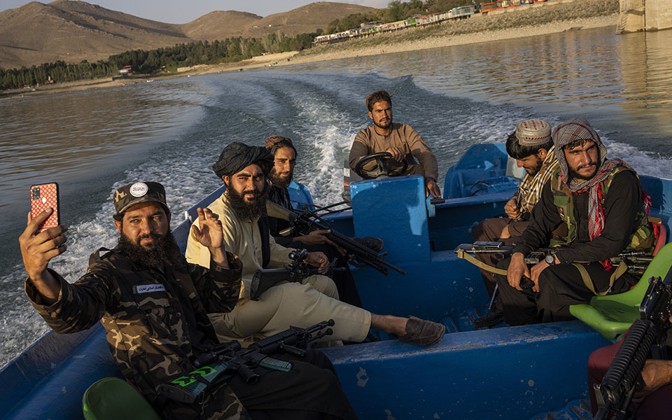 αφγανιστάν-η-ζωή-στη-σκιά-των-ταλιμπάν-561518593