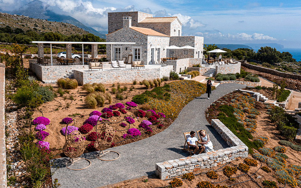 αξέχαστη-εμπειρία-διακοπών-στο-aria-estate-suites-spa-561483871