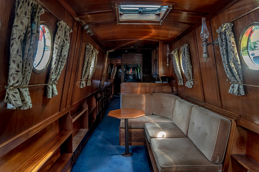 Η ζωή στο πλωτό τους σπίτι-4