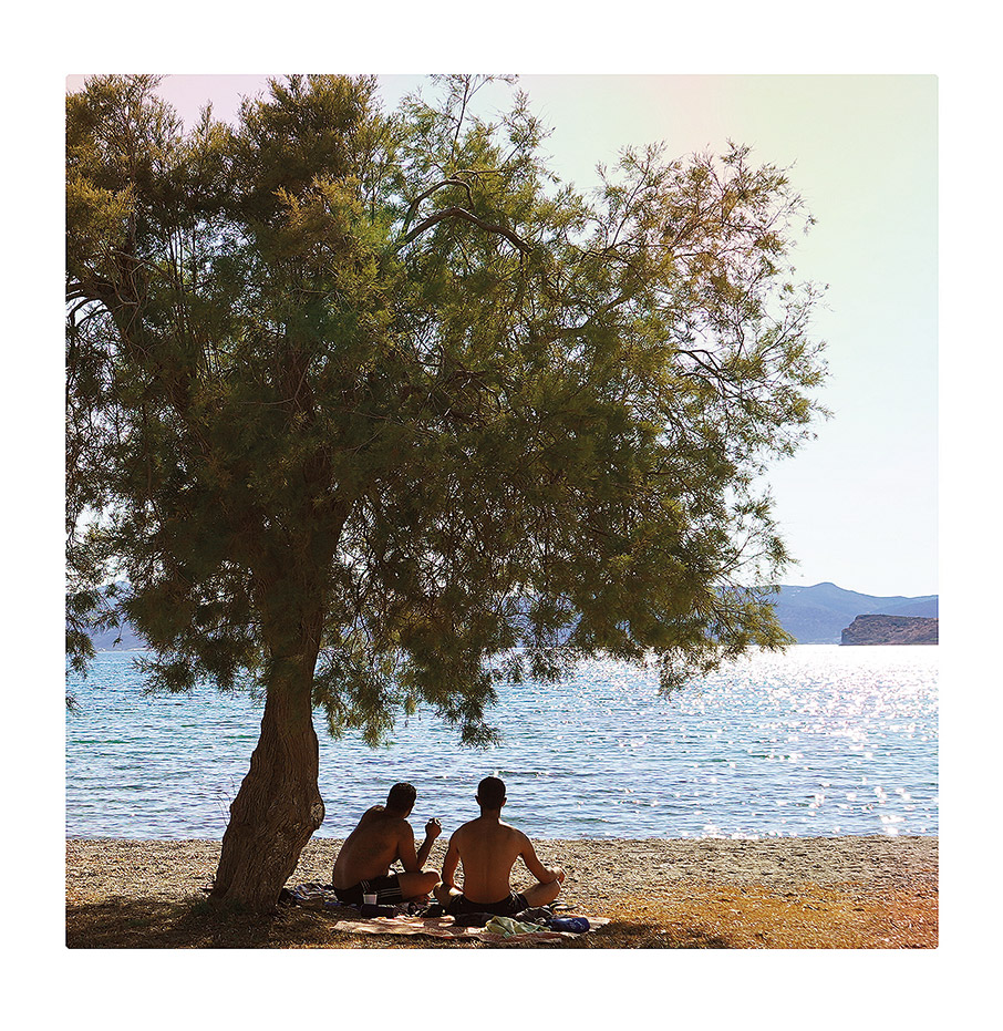 Μήλος: Η ώρα του εξοχικού-1