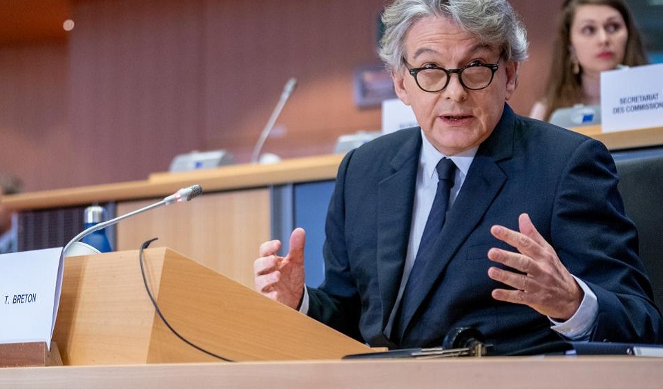 το-ραγισμένο-γυαλί-στις-σχέσεις-ε-ε-ηπα-561506593