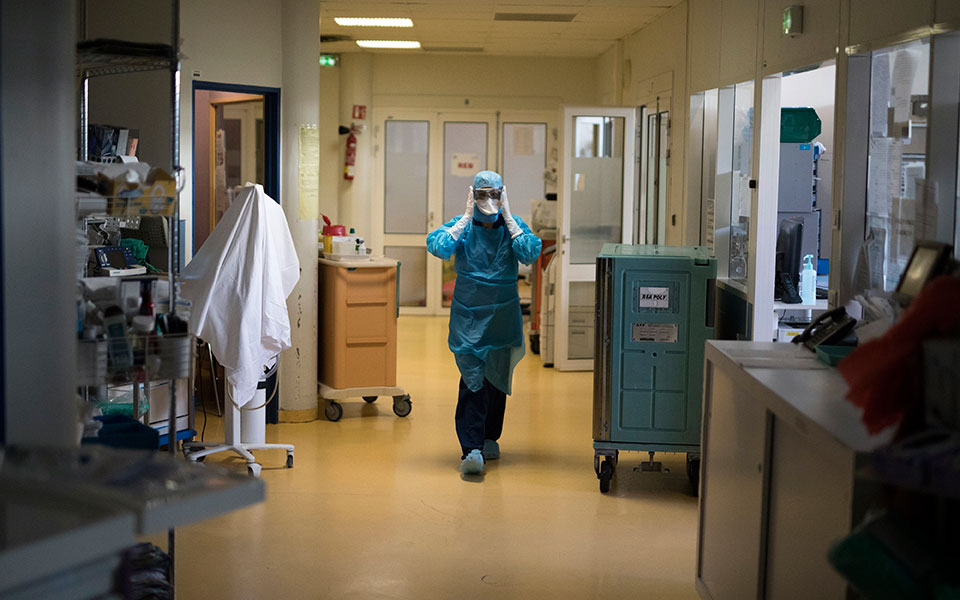 κορωνοϊός-2-322-κρούσματα-42-θάνατοι-359-διασω-561501334