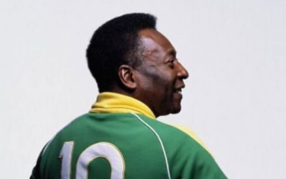 πελέ-συνεχίζω-να-χαμογελώ-κάθε-μέρα-561503806