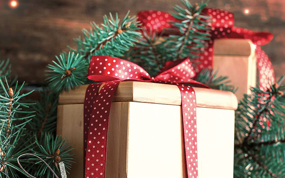 θα-περάσουμε-χριστούγεννα-χωρίς-δώρα-561509668