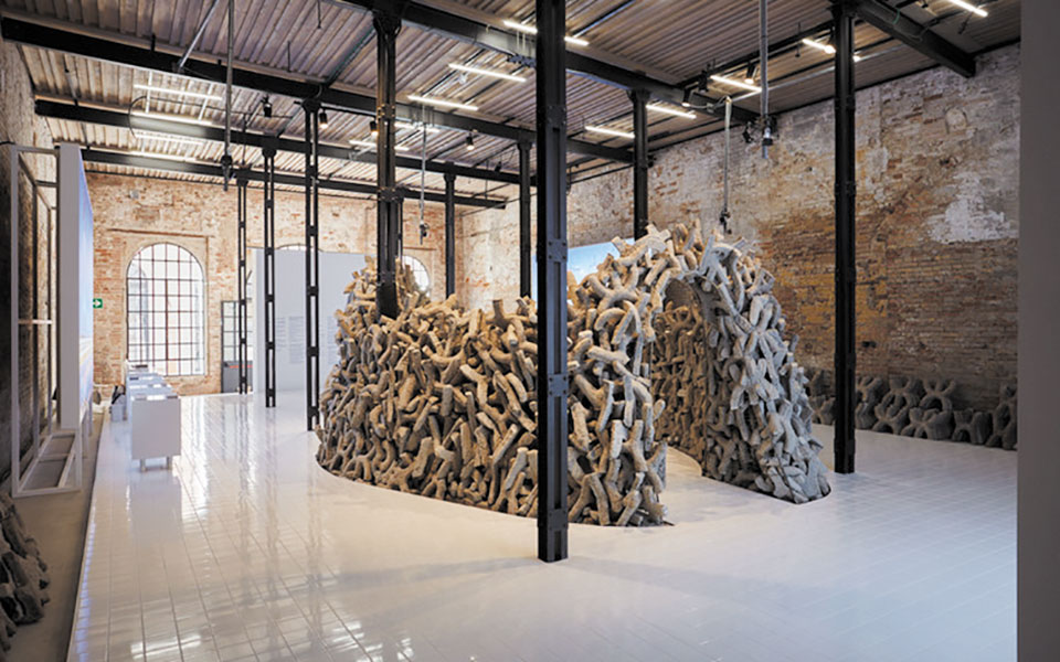 μπιενάλε-αρχιτεκτονικής-χρυσό-περ-561481957