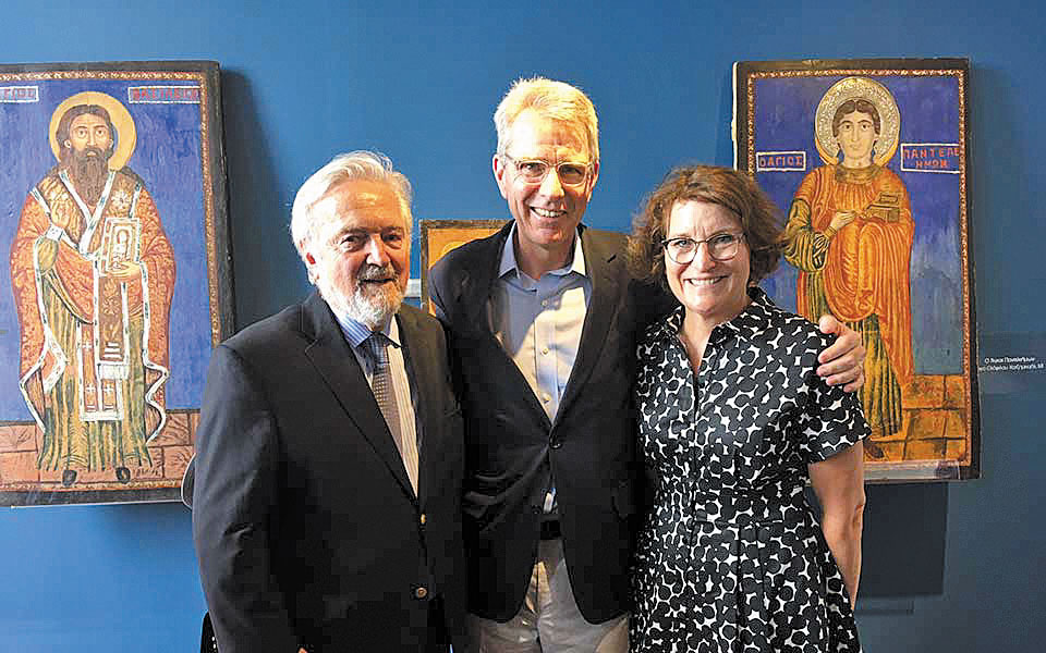 Τρεις εικόνες του Θεόφιλου επιστρέφουν στο χωριό Λιας της Ηπείρου-1