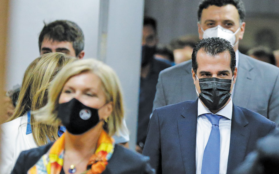 υπ-υγείας-πρώτη-με-μήνυμα-για-εμβολι-561481414