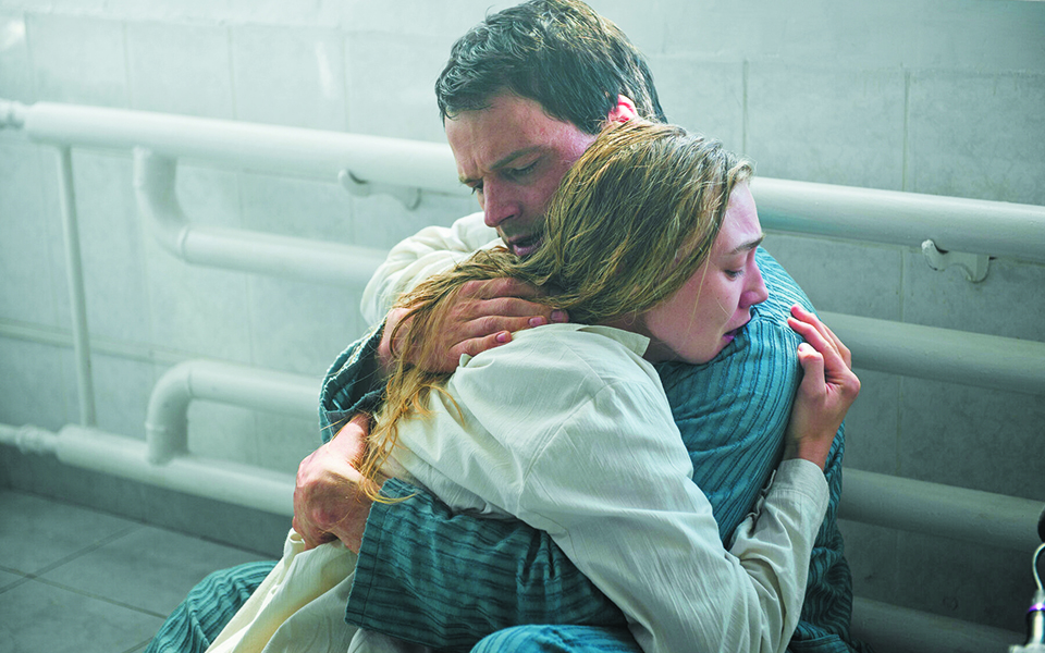 ρομαντική-ιστορία-με-φόντο-το-φλεγόμε-561485659