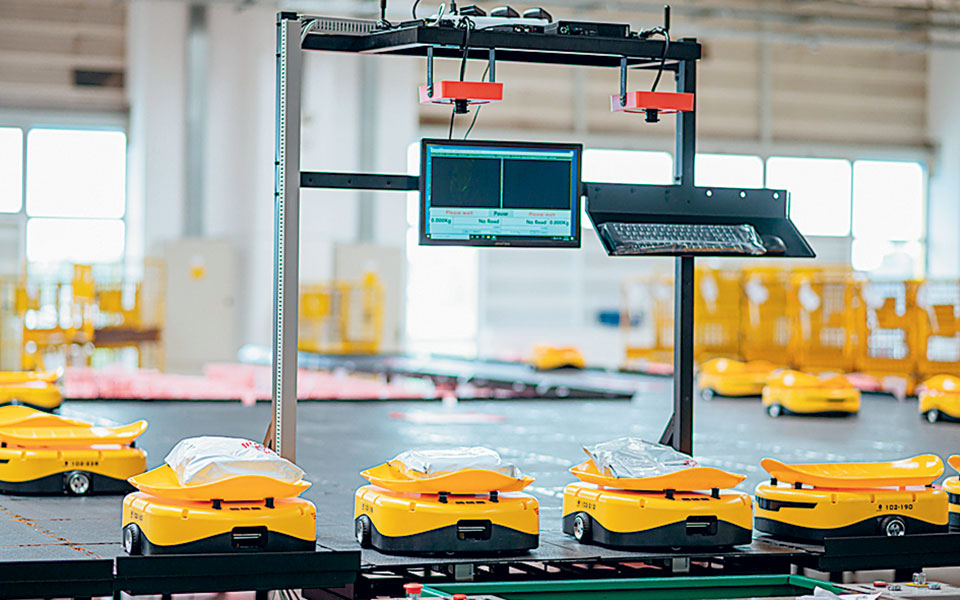 έπιασαν-δουλειά-τα-ρομπότ-των-ελληνικ-561484870