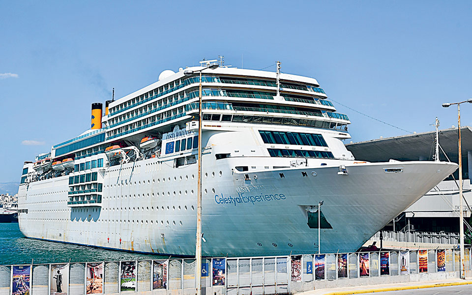 πουλάει-πλοία-για-να-εξασφαλίσει-ρευσ-561486193