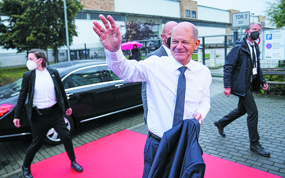 ο-ολαφ-σολτς-όλο-και-πιο-κοντά-στην-καγκ-561486826