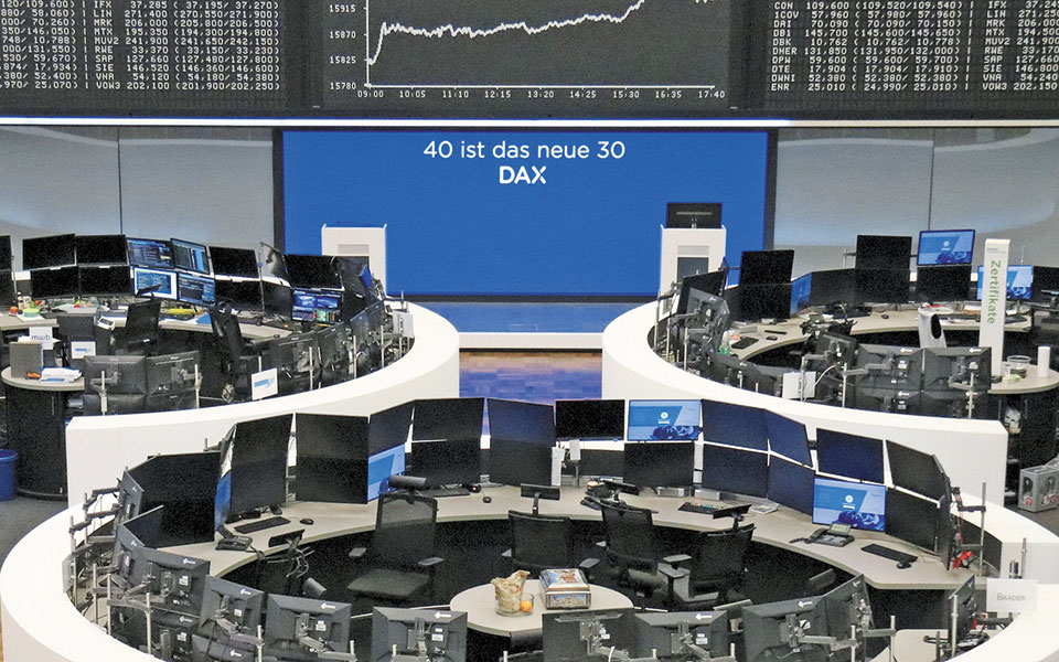 με-πτώση-οι-αγορές-σε-ευρώπη-και-ηπα-561490186