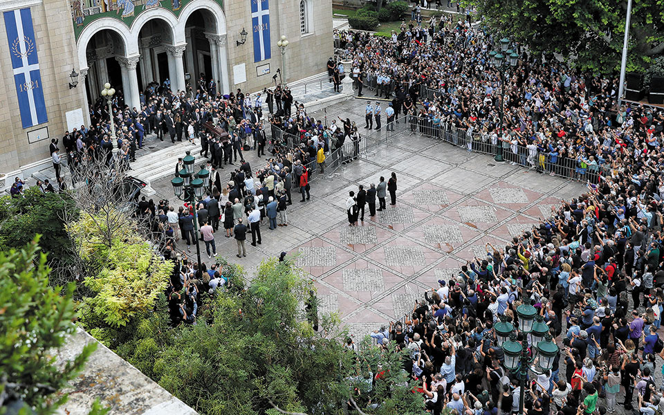 μίκης-θεοδωράκης-ξεκίνησε-για-το-μεγά-561491698