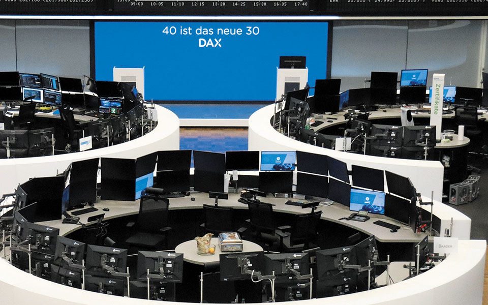 μεικτή-εικόνα-στις-αγορές-μετά-την-από-561493402