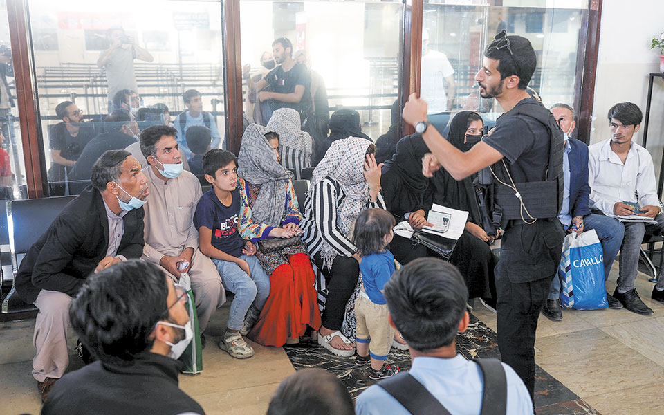 αφγανιστάν-πρώτη-δυτική-πτήση-από-κ-561493441