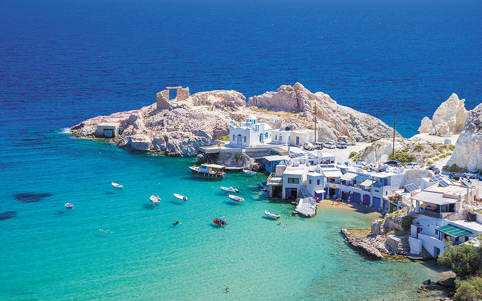 η-μήλος-αναδείχθηκε-το-καλύτερο-νησί-σ-561493789