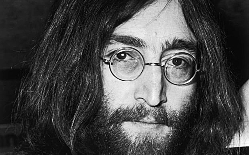 ο-λένον-και-ο-μύθος-του-πενήντα-χρόνι-561493675