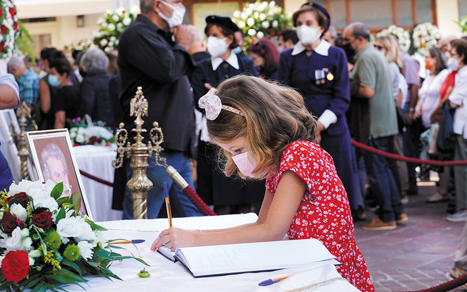 Μίκης Θεοδωράκης: Κλαίνε τα δέντρα, κλαίνε τα σύννεφα-1