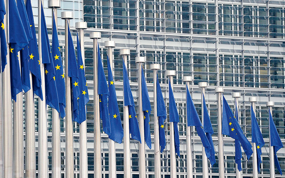 σύμφωνο-σταθερότητας-σε-σκληρή-γραμμ-561495070