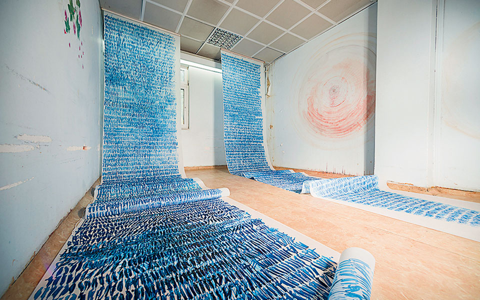 Μια εικαστική έκθεση στο Δαφνί διερευνά τα λεπτά όρια του «μέσα» και του «έξω»-3