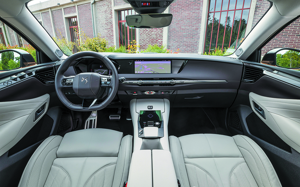 Το DS 4 είναι ο ορισμός της πολυτέλειας-1