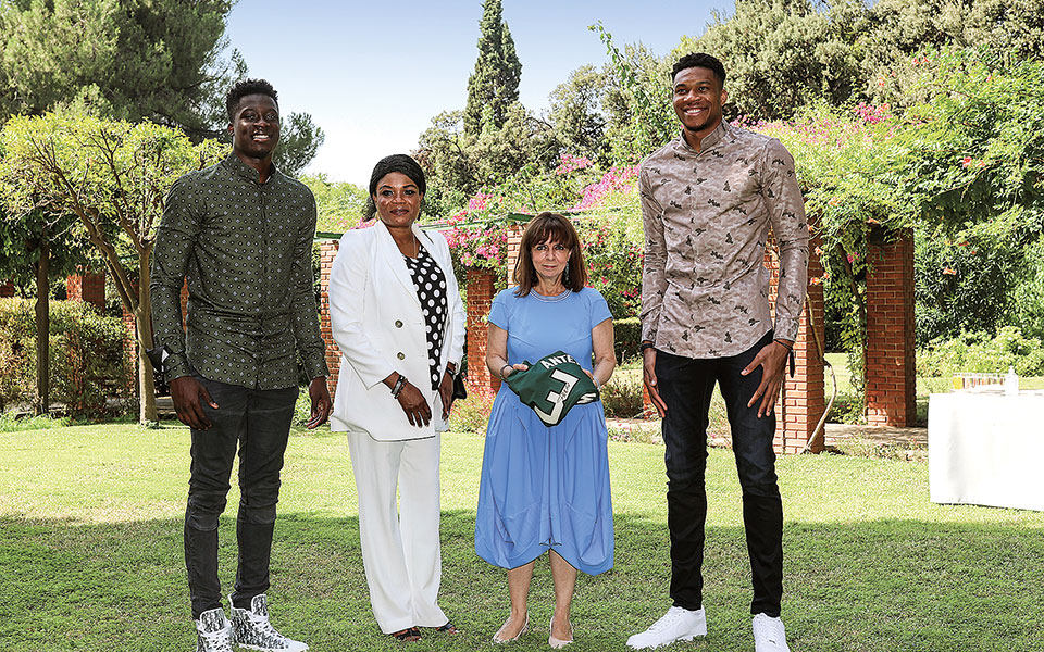 κατερίνα-σακελλαροπούλου-είστε-πρό-561503398