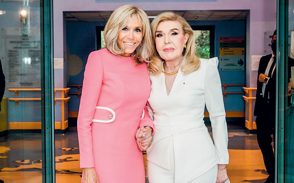 au-revoir-οταν-η-μπριζίτ-μακρόν-έδωσε-κουράγι-561506920