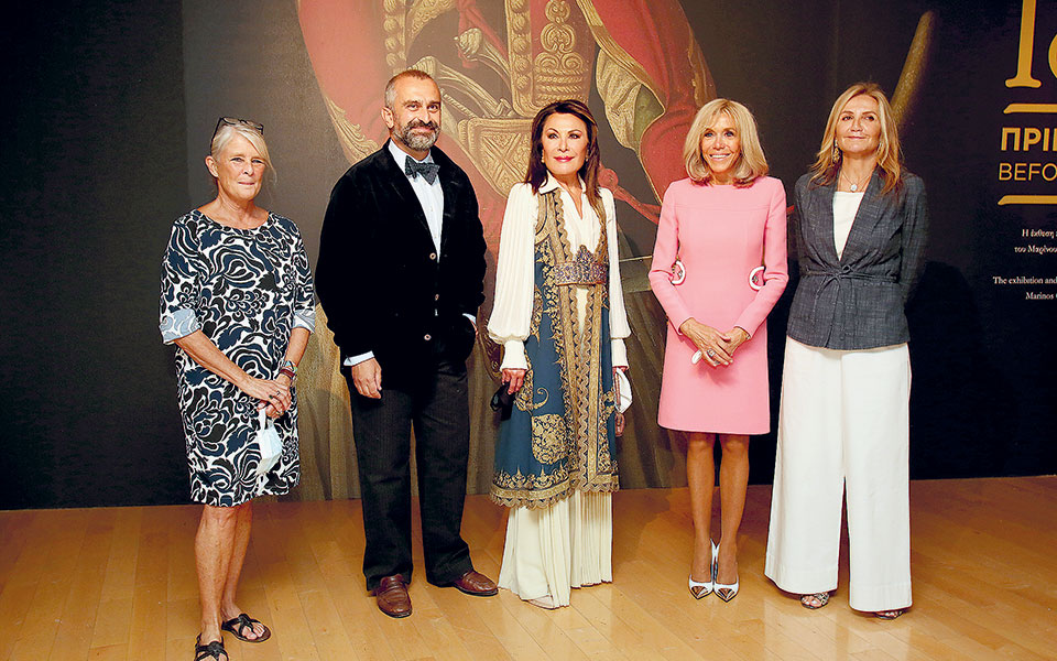 Au revoir: Οταν η Μπριζίτ Μακρόν έδωσε κουράγιο και ευχές στη μικρή Λουίζα-1